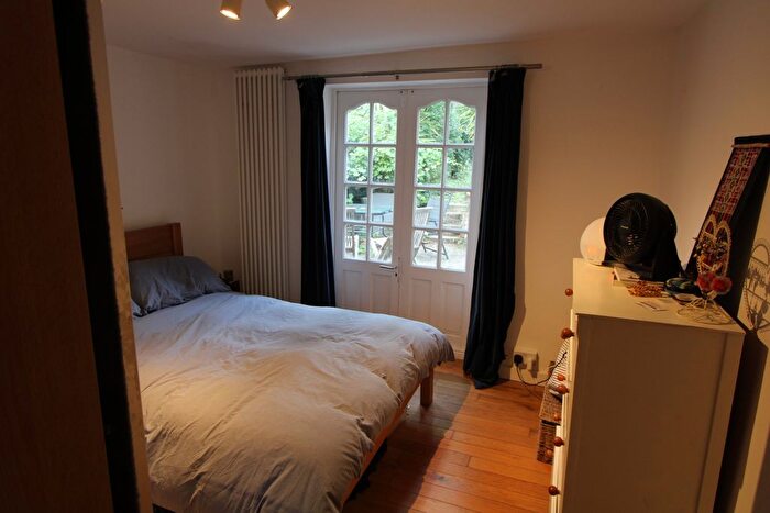 2 Bedroom Flat To Rent In Camberwell, SE5