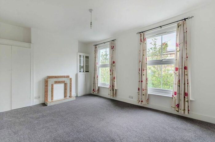 4 Bedroom Property To Rent In Askew Crescent, Shepherd's Bush, London, W12