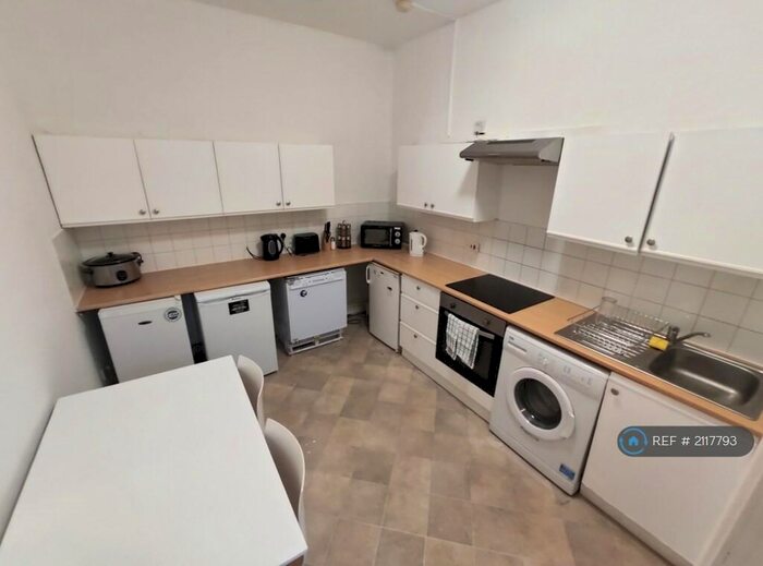 3 Bedroom Flat To Rent In Copson Street, Manchester, M20