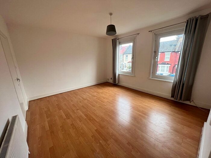 1 Bedroom Flat To Rent In Northwood Road, Thornton Heath, Surrey, CR7