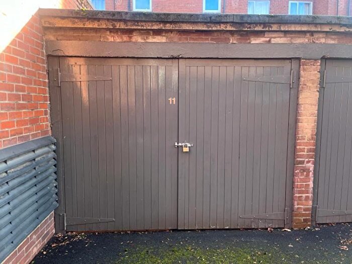 Garage / Parking To Rent In Garage, Cumberland Court, LS6