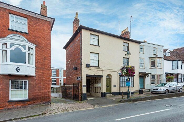 2 Bedroom Flat To Rent In Gravel Hill, Henley-On-Thames, RG9