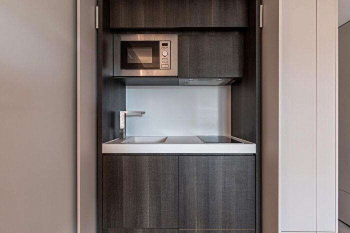 1 Bedroom Flat To Rent In Flat Riverside Apartment, N13