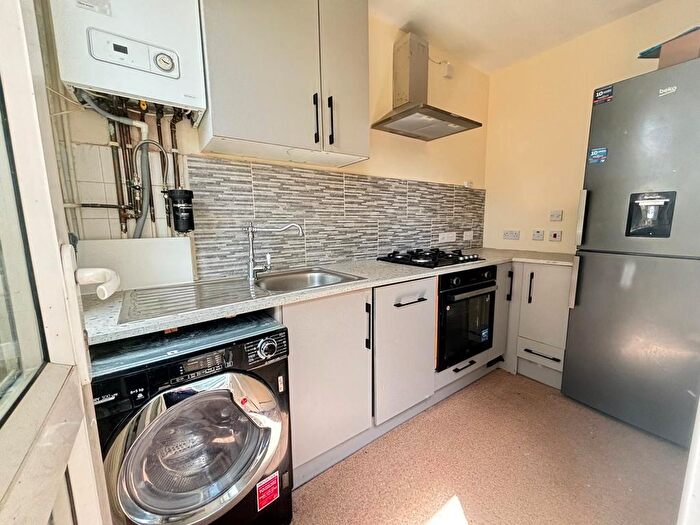 4 Bedroom Terraced House To Rent In Victoria Avenue, Southend-On-Sea, SS2