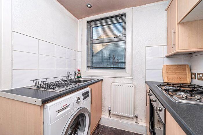1 Bedroom Flat For Sale In Harcourt Road, Kirkcaldy, KY2