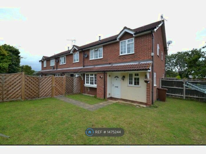2 Bedroom End Of Terrace House To Rent In Stonecross Lea, Chatham, ME5