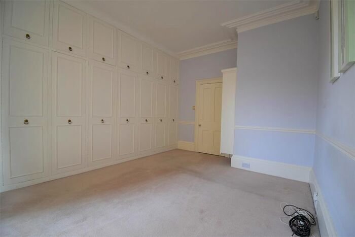 1 Bedroom Flat To Rent In Heaton Road, Gledholt, Huddersfield, HD1