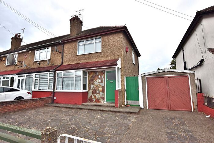 2 Bedroom Semi-detached House To Rent In Leyburn Grove, Edmonton, N18
