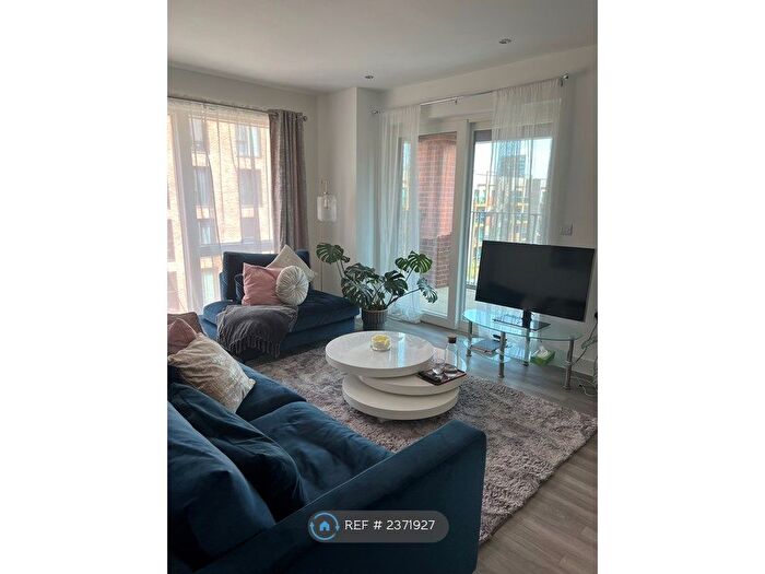 2 Bedroom Flat To Rent In Jasmin House, London, NW9