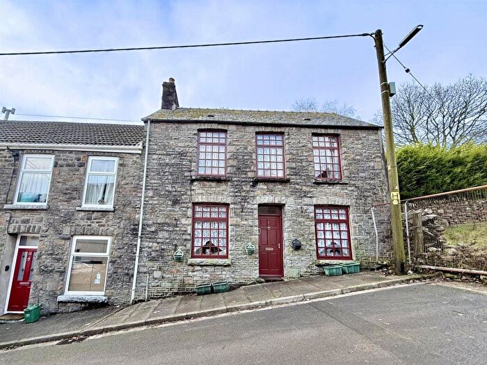 3 Bedroom End Of Terrace House For Sale In Mountain Road, Cwmaman, Aberdare, CF44