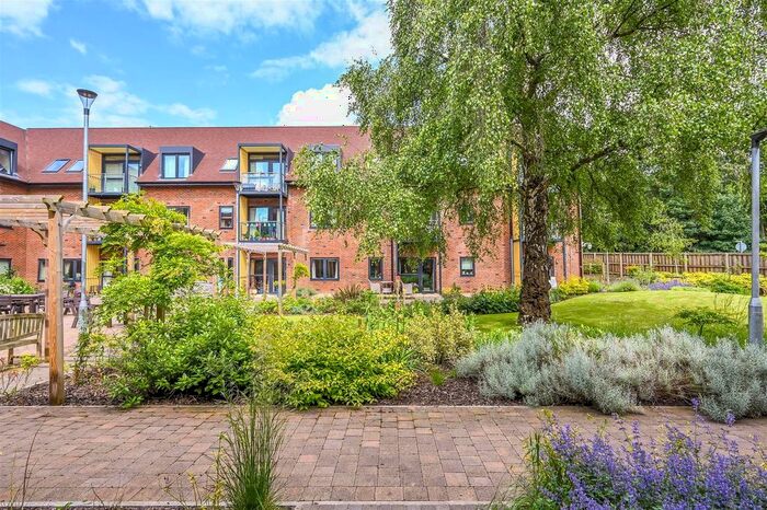 2 Bedroom Flat For Sale In Great Well Drive, Romsey, Hampshire, SO51