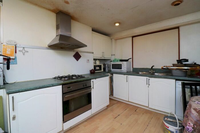 1 Bedroom Flat To Rent In Trafalgar Avenue, Peckham, London, SE15