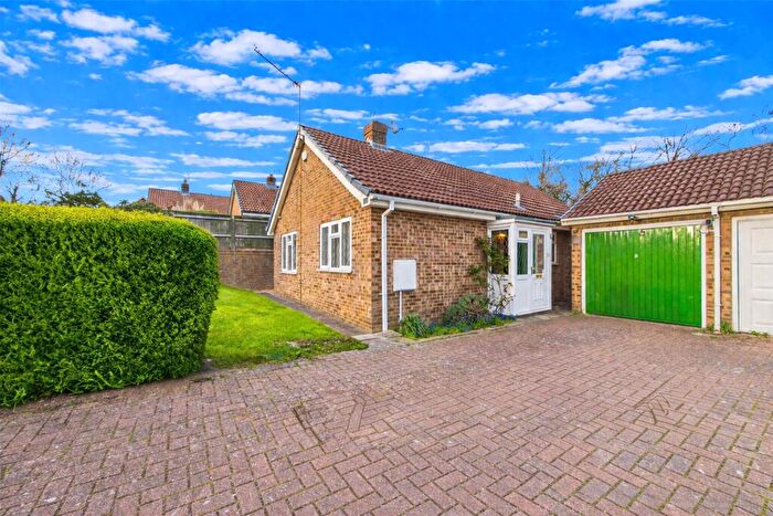 3 Bedroom Bungalow For Sale In Bay Tree Rise, Calcot, Reading, Berkshire, RG31
