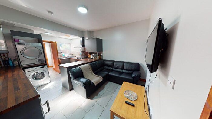 6 Bedroom House To Rent In Dartmouth Road, Selly Oak, Birmingham, B29