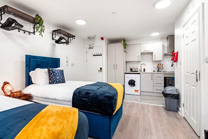 Studio To Rent In Pershore Road, Stirchley, Birmingham, B30