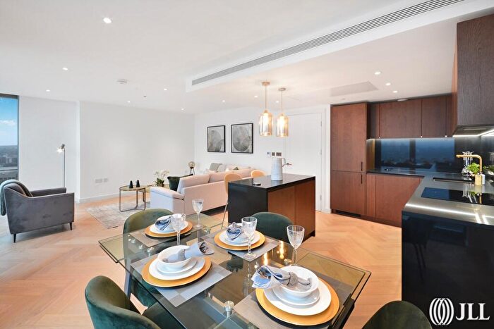 2 Bedroom Flat For Sale In Landmark Pinnacle, Marsh Wall, E14