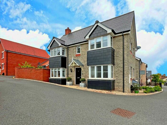 3 Bedroom Detached House For Sale In Sentrys Orchard, Exeter, EX6