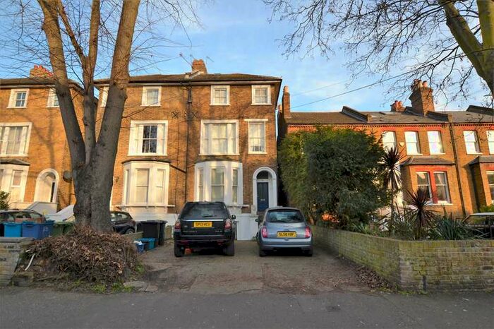 1 Bedroom Flat To Rent In Queens Road, Twickenham, TW1