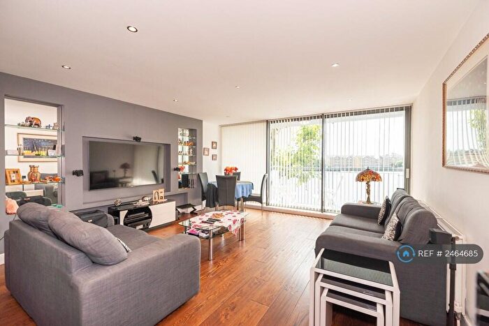 2 Bedroom Flat To Rent In Selsdon Way, London, E14