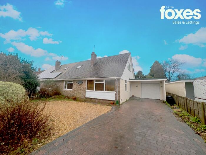 3 Bedroom Bungalow To Rent In Orchard Close, Ringwood, BH24