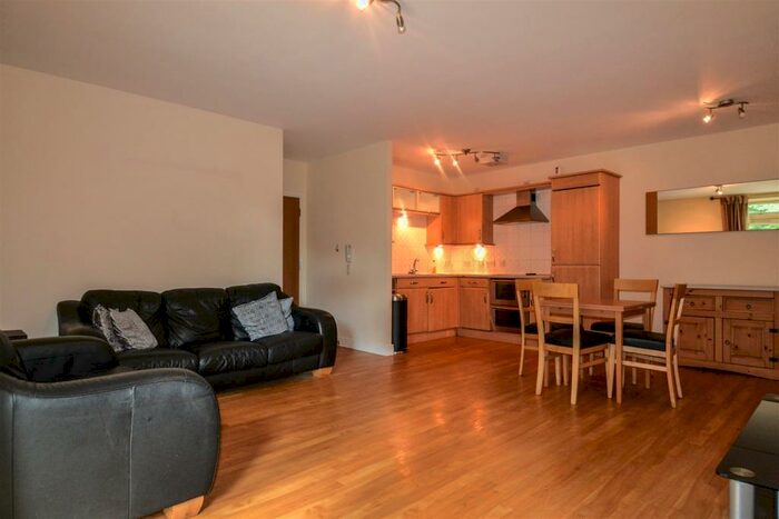 2 Bedroom Apartment To Rent In Griffin Close, Northfield, Birmingham, West Midlands, B31