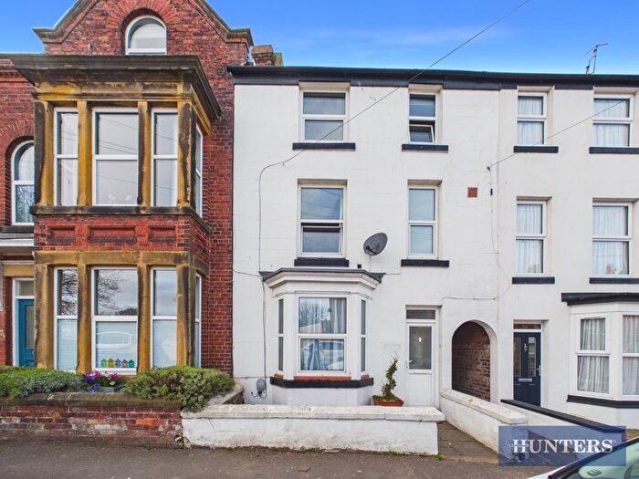 5 Bedroom Terraced House For Sale In West Avenue, Filey, YO14