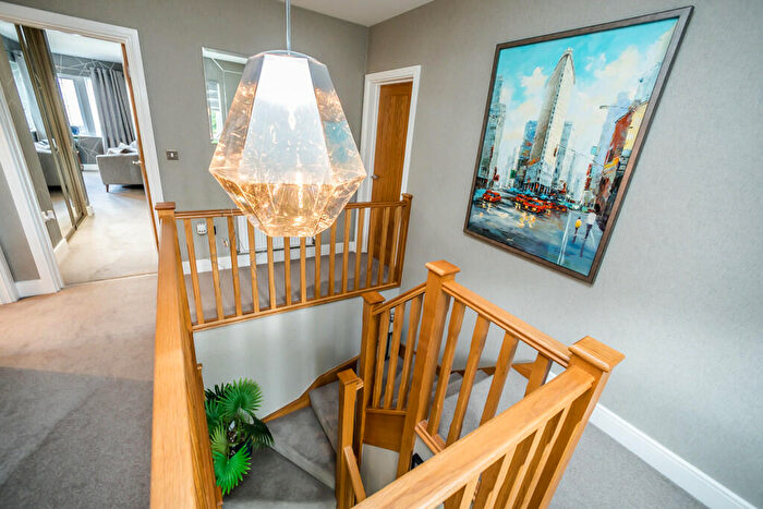 4 Bedroom Detached House For Sale In St. Johns View, Northowram, Halifax, HX3