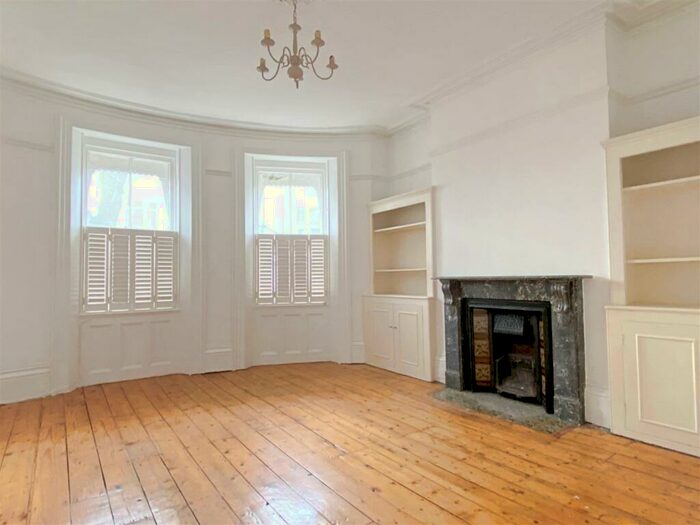 1 Bedroom Flat To Rent In Montpelier Place, BN1