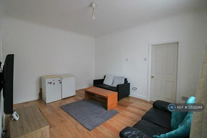 3 Bedroom End Of Terrace House To Rent In Walton Street, Leicester, LE3