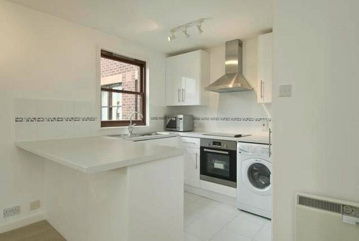 Studio To Rent In Mayfield Road, Wellington Court, London, W12