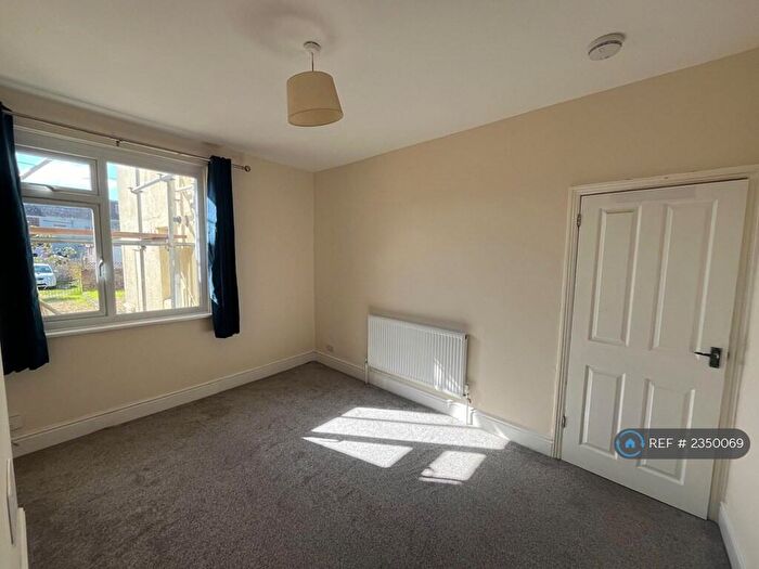 4 Bedroom Terraced House To Rent In Grove Park Avenue, Bristol, BS4