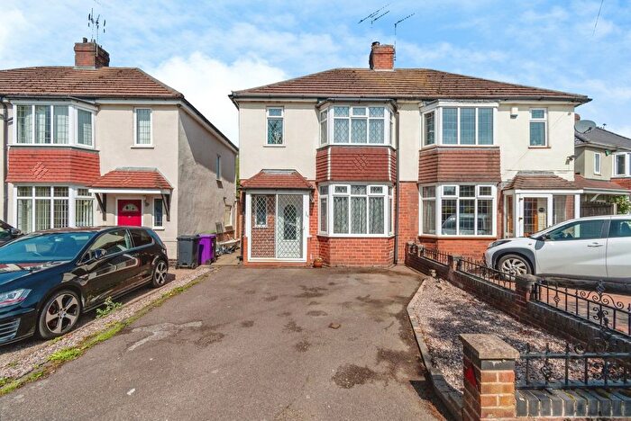 3 Bedroom Semi-Detached House For Sale In Broad Lane South, Wolverhampton, West Midlands, WV11