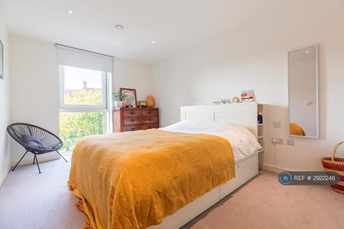 1 Bedroom Flat To Rent In Devan Grove, London, N4