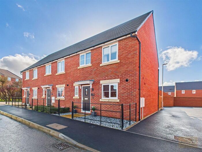 3 Bedroom End Of Terrace House For Sale In Perrybrook Road, Brockworth, Gloucester, GL3