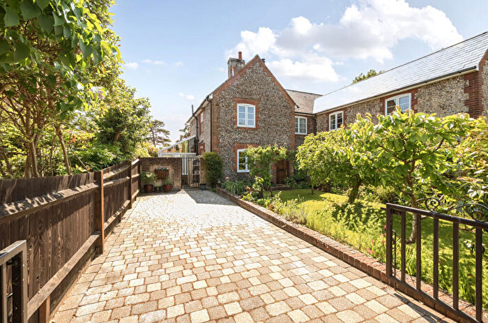 2 Bedroom Semi Detached House For Sale In Tor Close, Portchester, Fareham, Hampshire, PO16