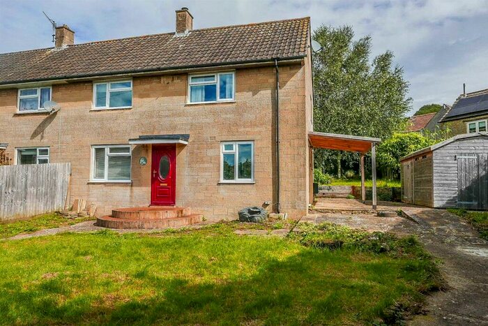 3 Bedroom Semi-Detached House For Sale In Raglan Way, Uley, GL11