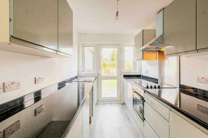 3 Bedroom House To Rent In Milford Close, Havant, Hampshire, PO9