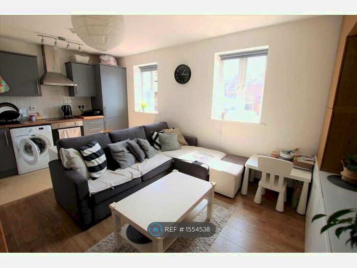 2 Bedroom Flat To Rent In Victoria Place, Bristol, BS5