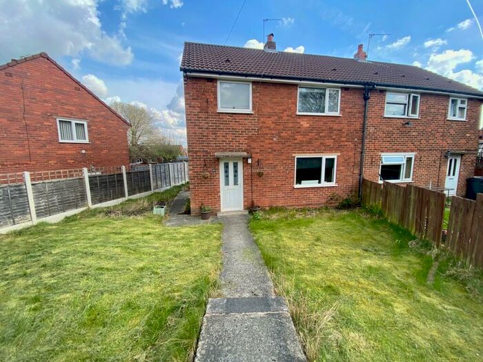 3 Bedroom House To Rent In King Charles Street, LS18