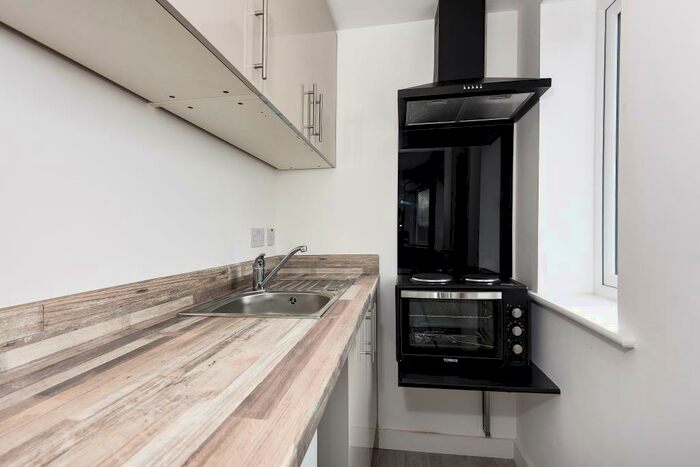 Apartment To Rent In Windsor, Berkshire, SL4