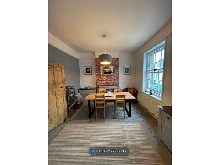 3 Bedroom Maisonette To Rent In High Street, Budleigh Salterton, EX9