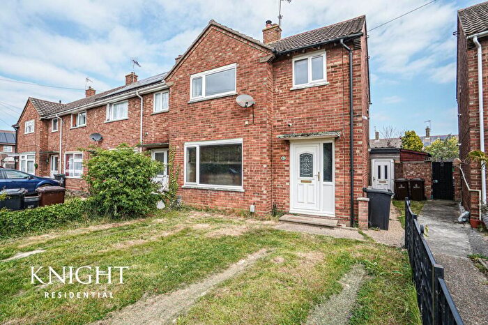 3 Bedroom Semi-Detached House For Sale In Prince Philip Road, Colchester, CO2