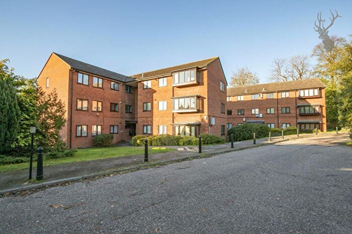 2 Bedroom Property For Sale In Church Road, Buckhurst Hill, IG9