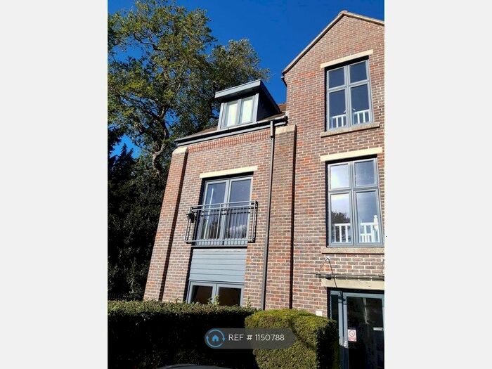 2 Bedroom Flat To Rent In Ashworth House, Gosport PO12