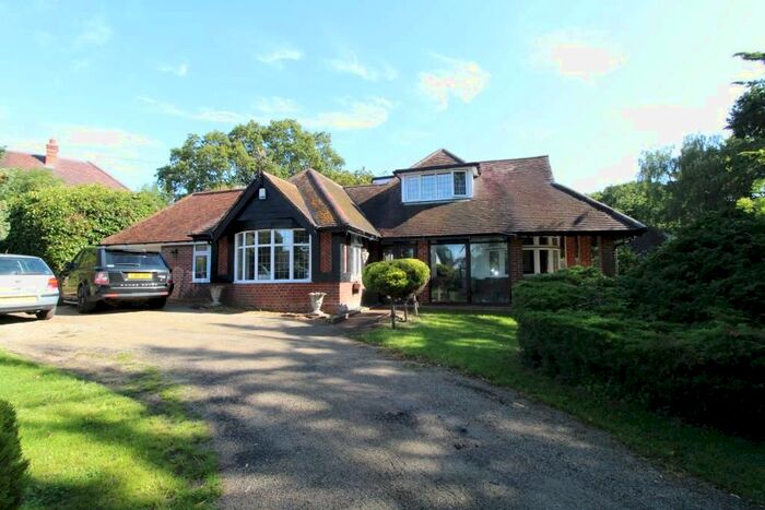 4 Bedroom Detached House To Rent In Magna Road, Bournemouth, BH11