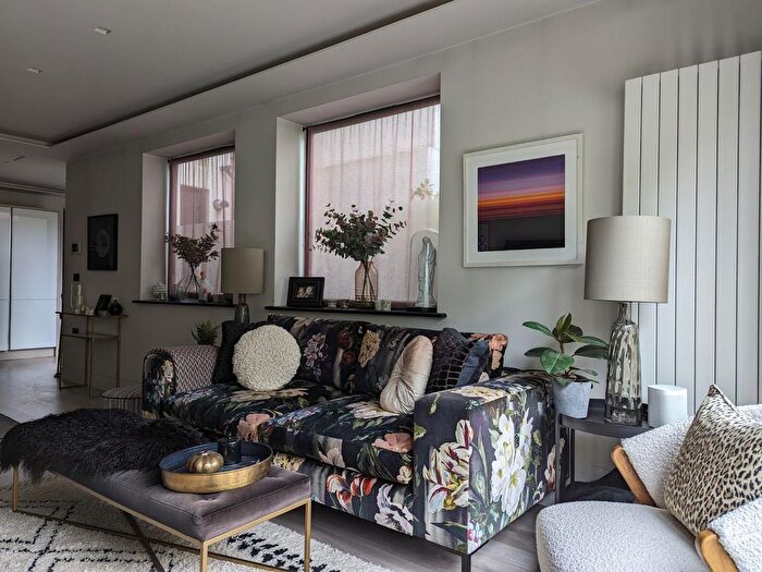 3 Bedroom Terraced House To Rent In Lordship Lane, London ., SE22