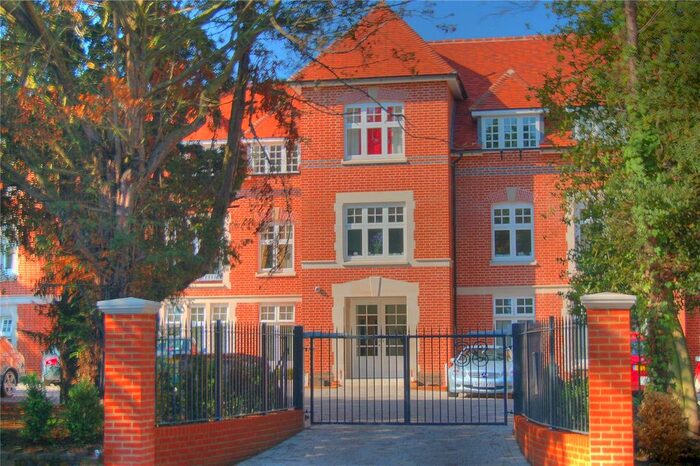 2 Bedroom Flat To Rent In New Dover Road, Canterbury, CT1