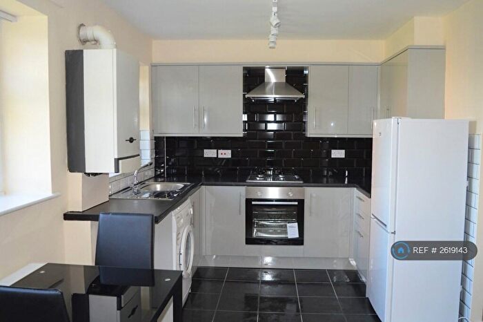 2 Bedroom Flat To Rent In Warwick Court, Coventry, CV3