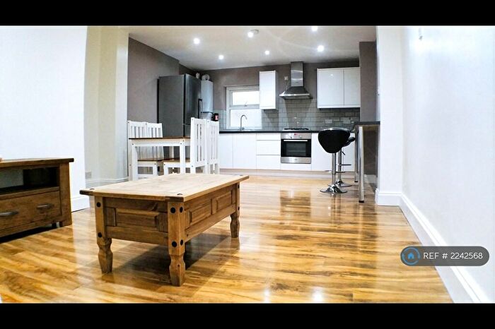 2 Bedroom Flat To Rent In Goodrich Rd, London, SE22