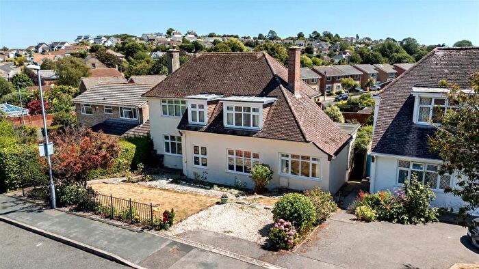 4 Bedroom Detached House For Sale In Wyke Oliver Road, Weymouth, DT3